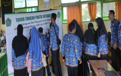 Penandatanganan Pakta Integritas